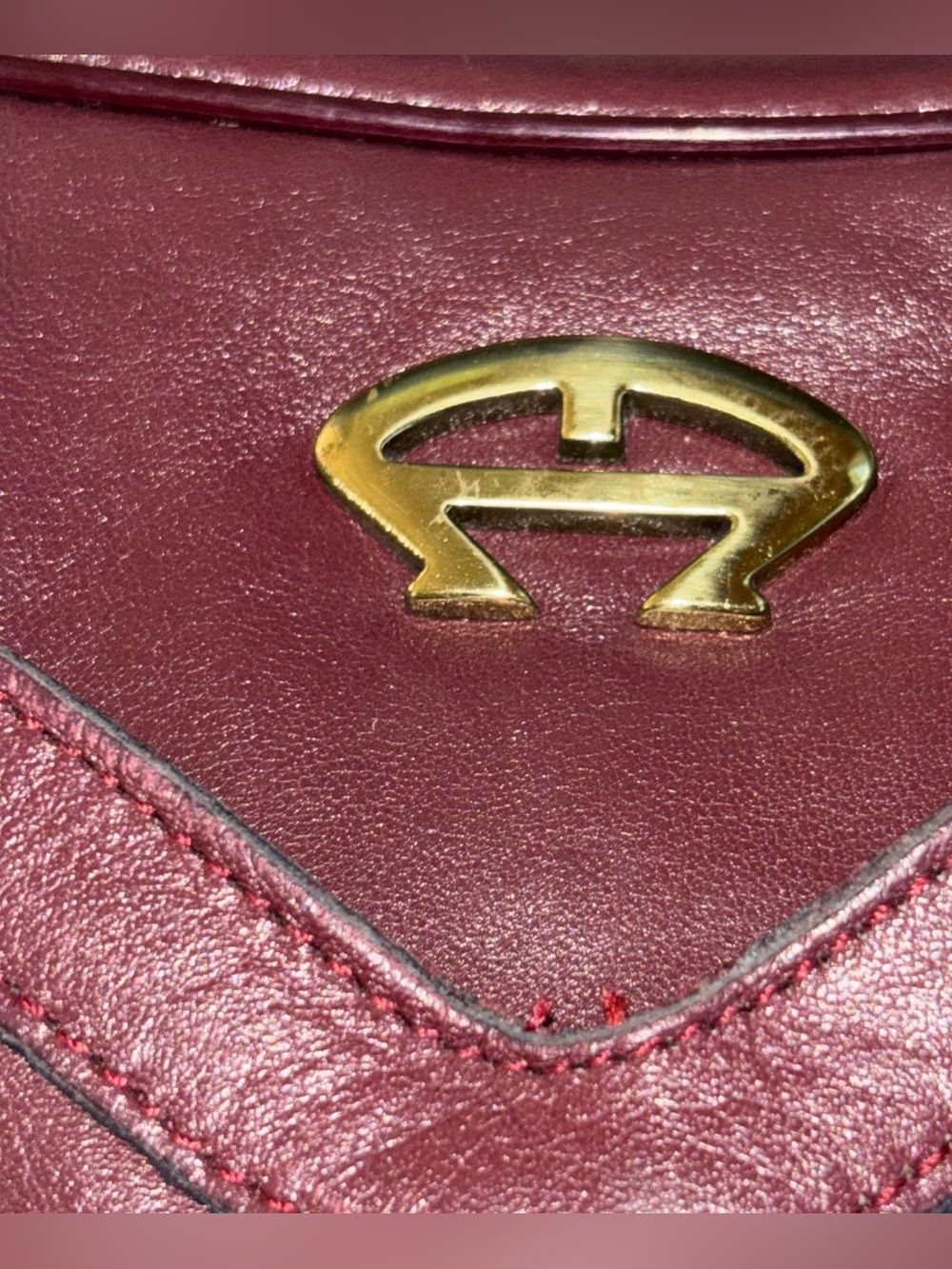 Etienne Aigner Burgundy Shoulder Bag with Gold Hardware - Picture 4 of 10